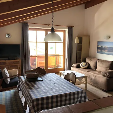 Haus Klauser アパート *